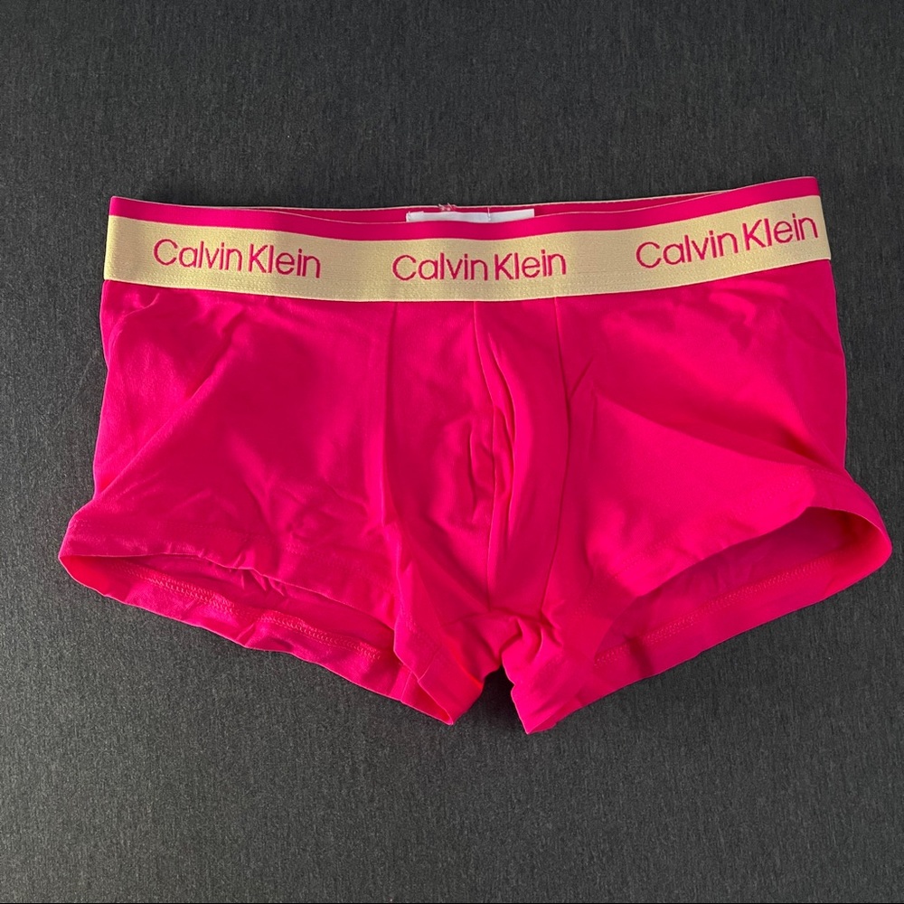 Calvin Klein Low Rise Trunk Pink (S)